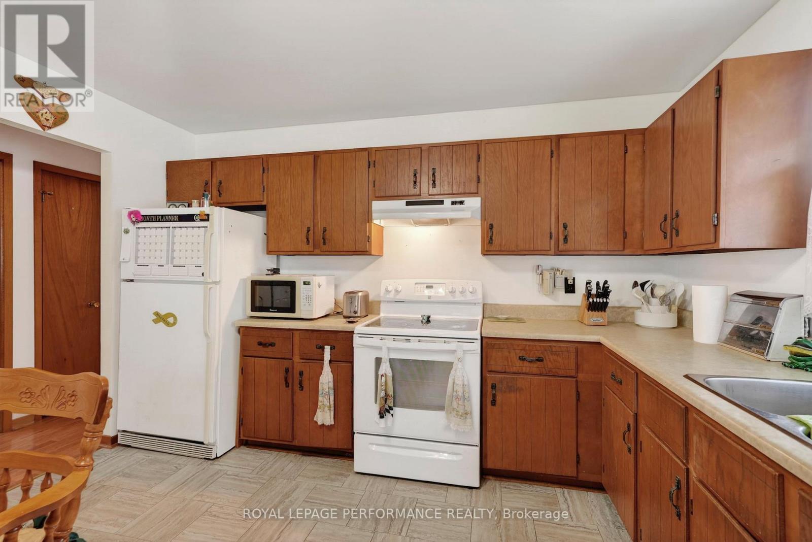












3205 DUVAL AVENUE

,
Cornwall,




Ontario
K6K1C3

