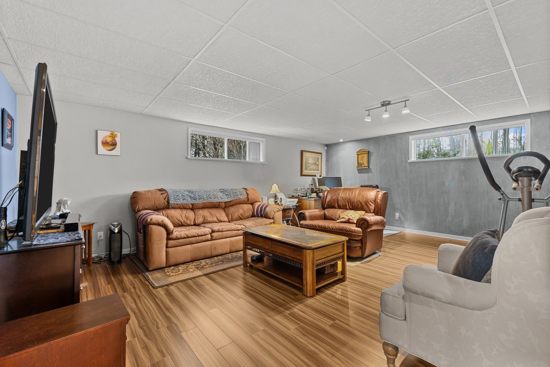 









1181


37e Avenue

,
Laval (Fabreville),




QC
H7R4W3

