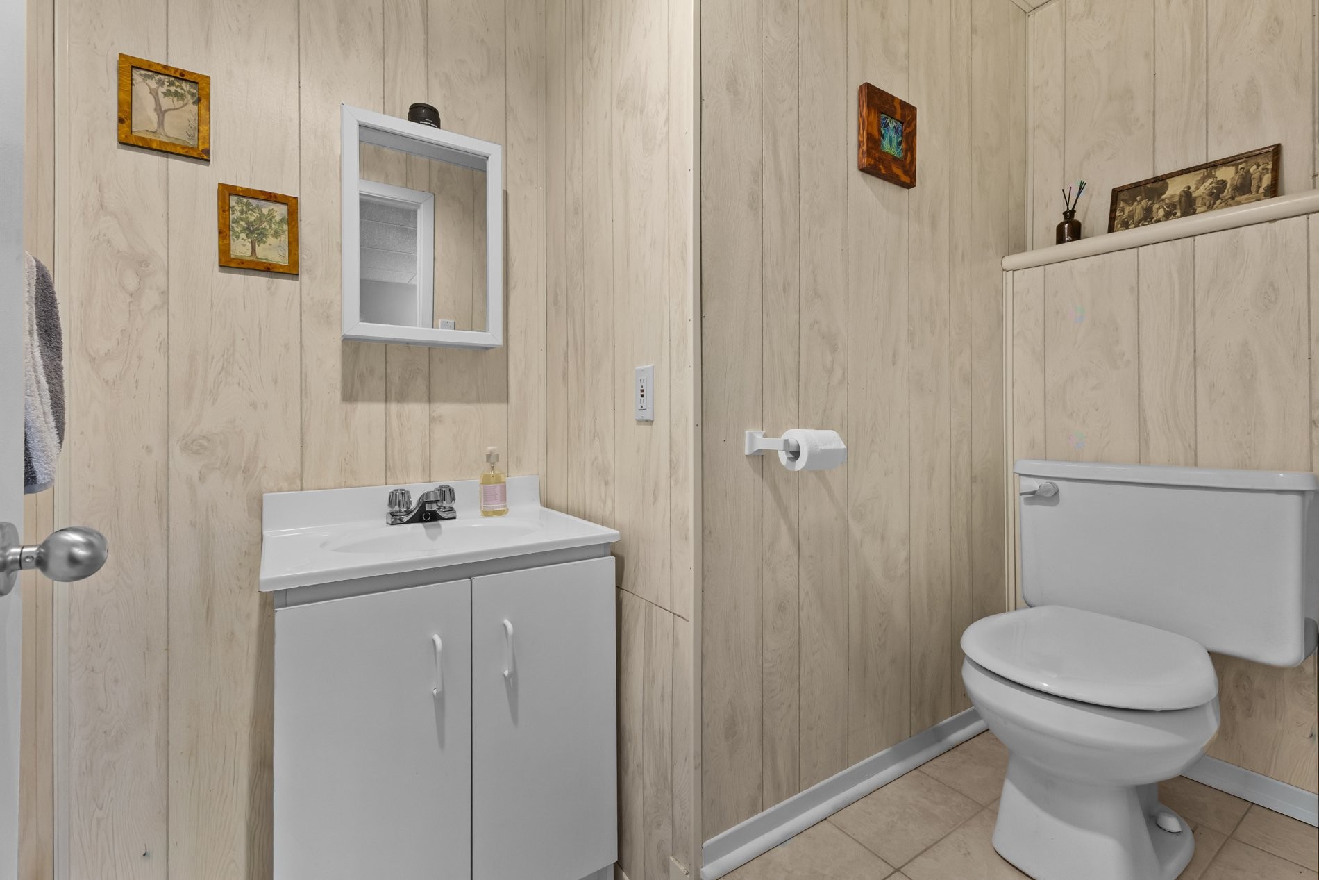 









1181


37e Avenue

,
Laval (Fabreville),




QC
H7R4W3

