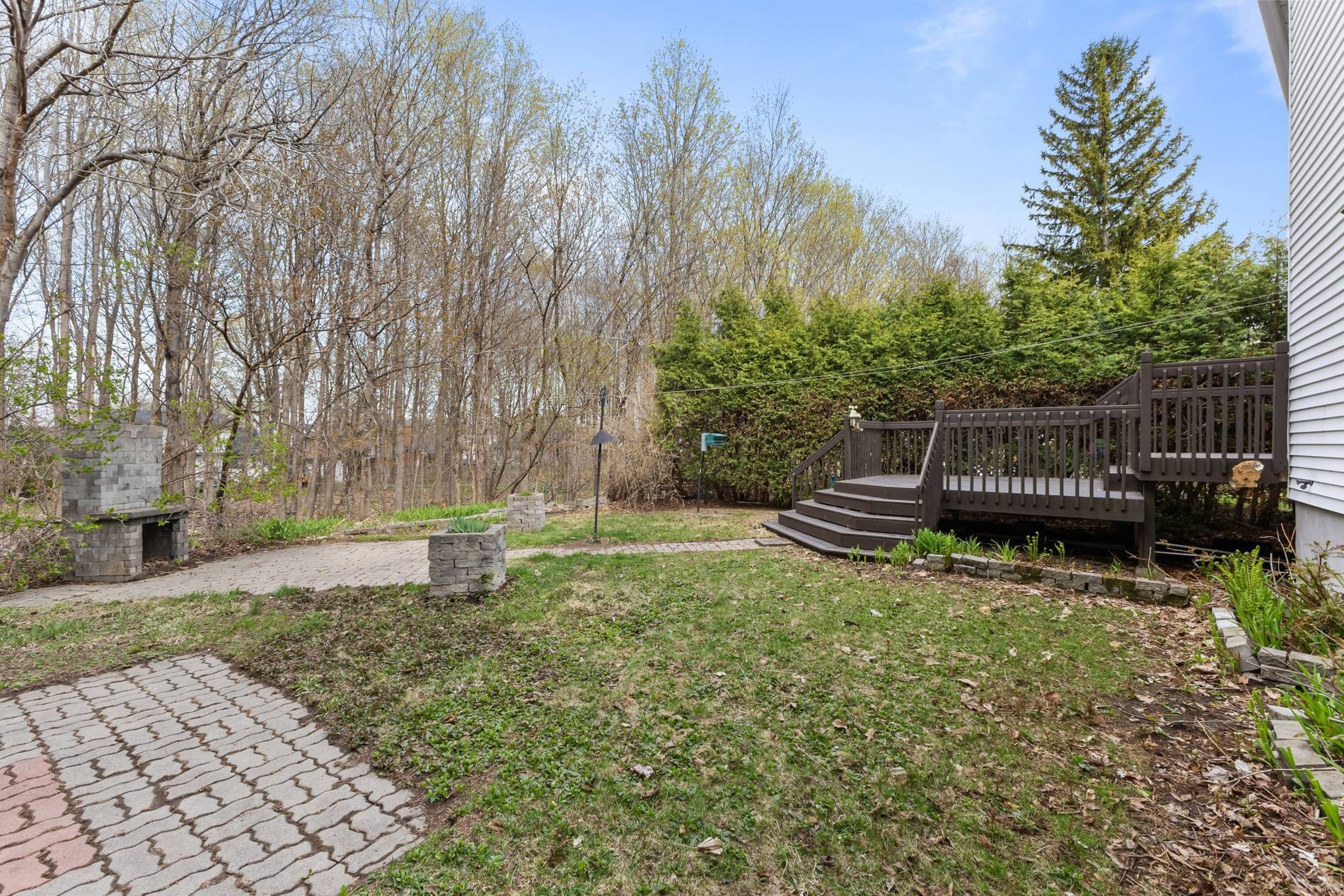 









1181


37e Avenue

,
Laval (Fabreville),




QC
H7R4W3

