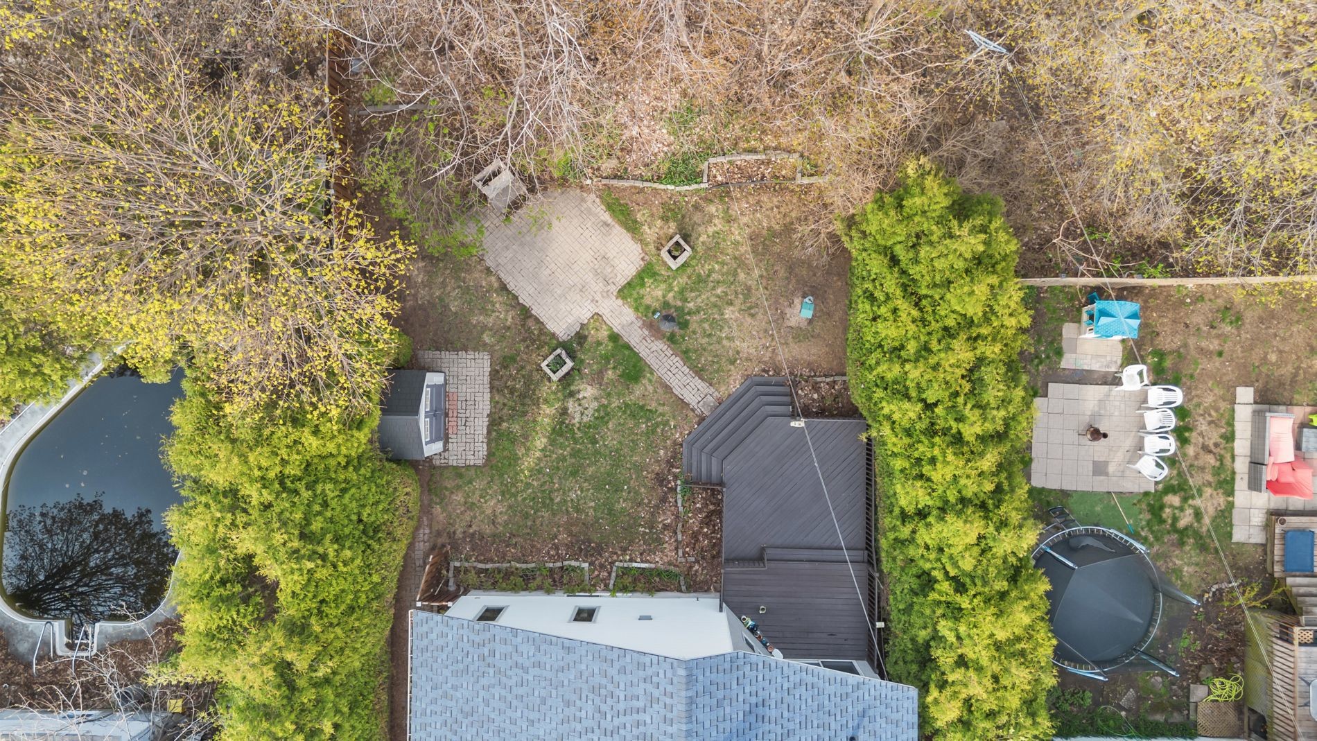 









1181


37e Avenue

,
Laval (Fabreville),




QC
H7R4W3

