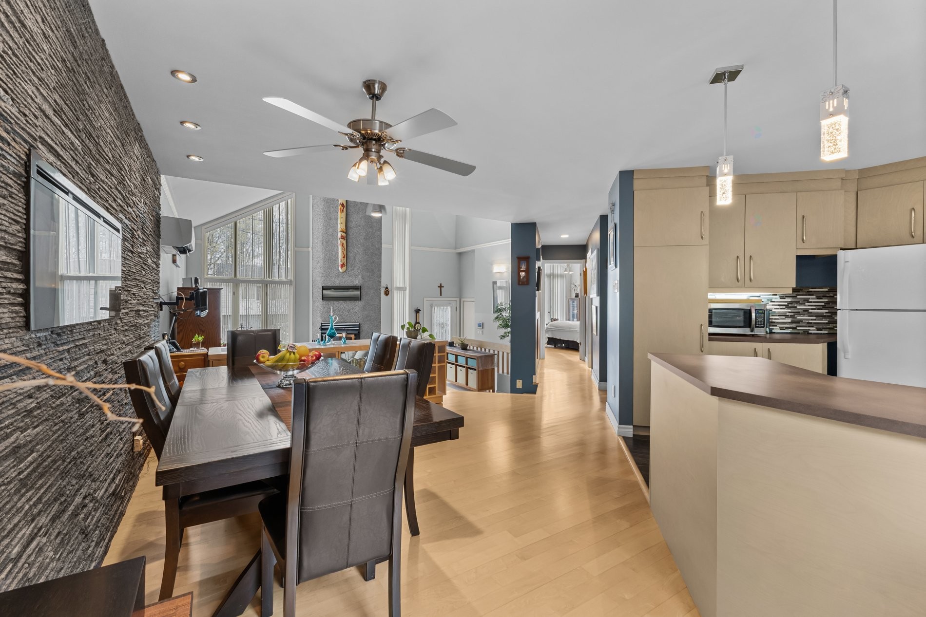 









1181


37e Avenue

,
Laval (Fabreville),




QC
H7R4W3


