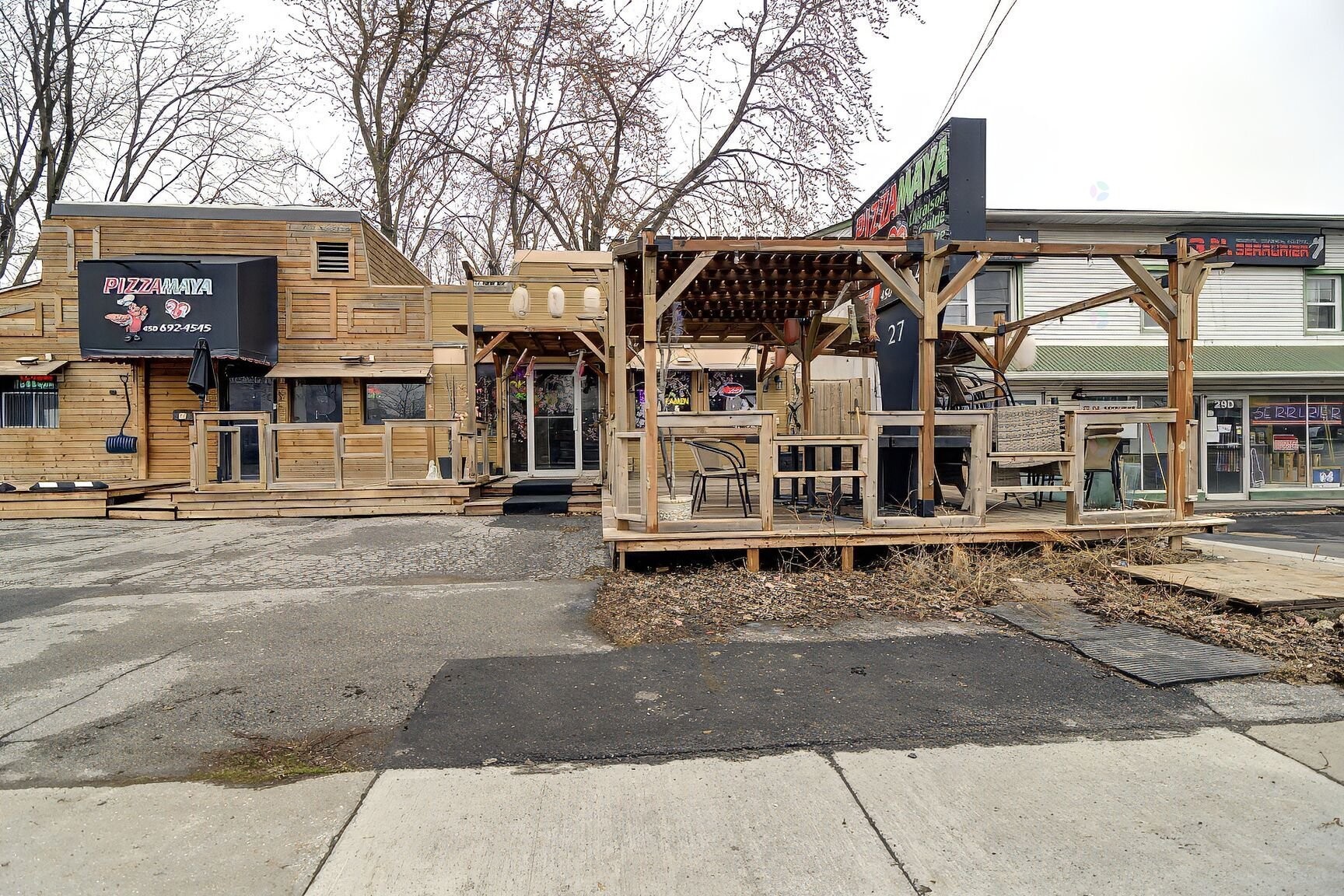 









27


Boul. D'Anjou

,
Châteauguay,




QC
J6J2P7

