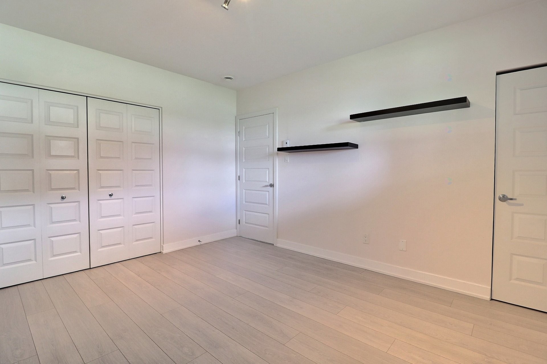 









215


Rue de Dublin

, 1,
Gatineau (Aylmer),




QC
J9J1N8

