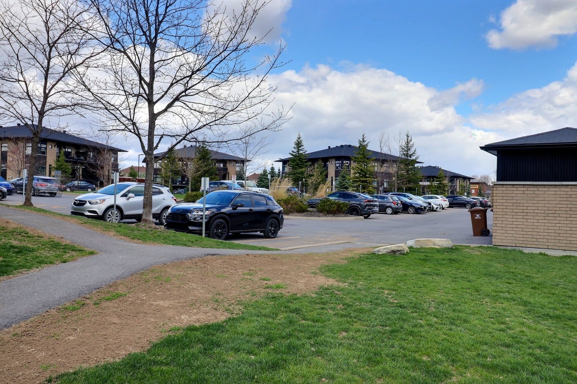 









215


Rue de Dublin

, 1,
Gatineau (Aylmer),




QC
J9J1N8

