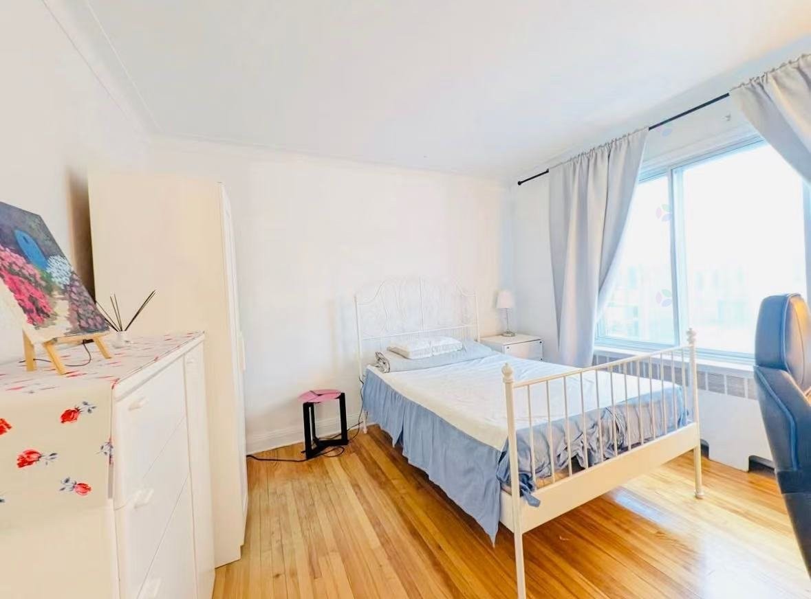 









1557


Rue Jean-Talon E.

,
Montréal (Villeray/Saint-Michel/Parc-Extension),




QC
H2E1S9

