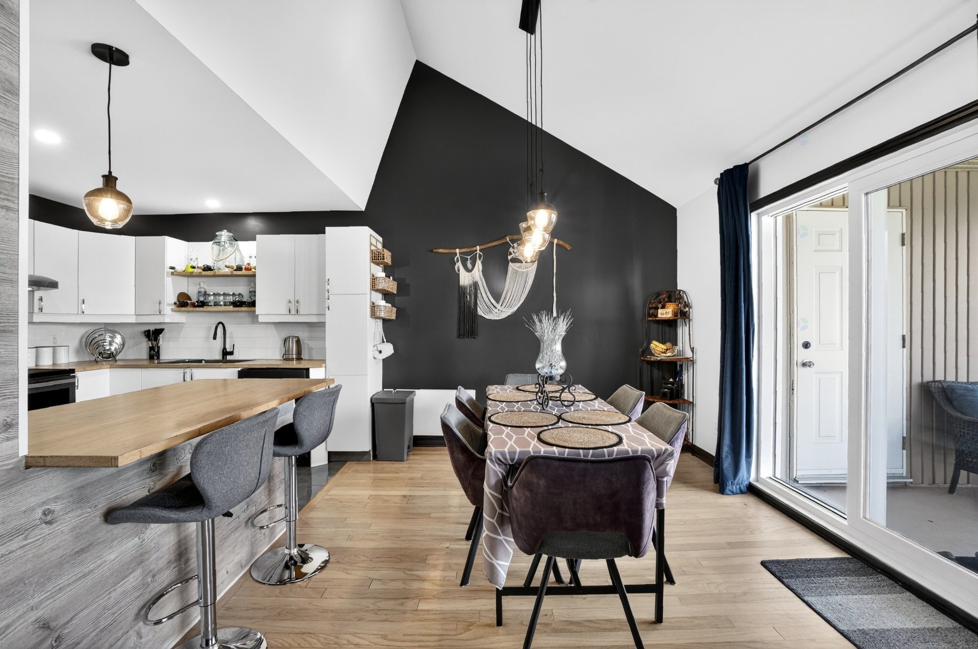 









315


Av. Henri-Mérette

, 5,
Pointe-Calumet,




QC
J0N1G0

