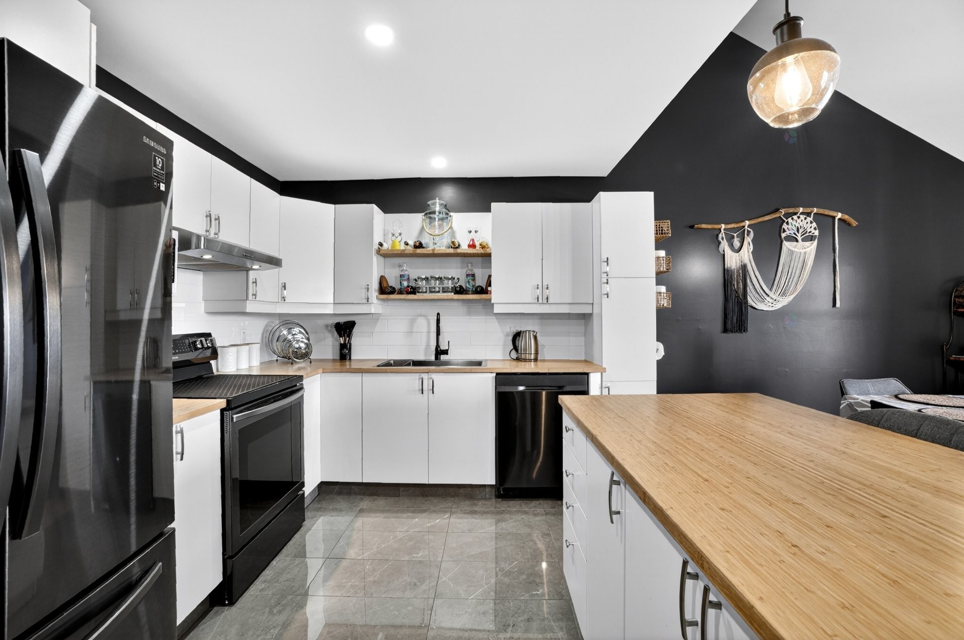 









315


Av. Henri-Mérette

, 5,
Pointe-Calumet,




QC
J0N1G0

