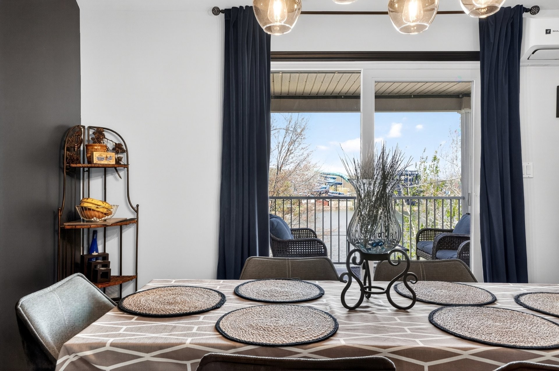 









315


Av. Henri-Mérette

, 5,
Pointe-Calumet,




QC
J0N1G0

