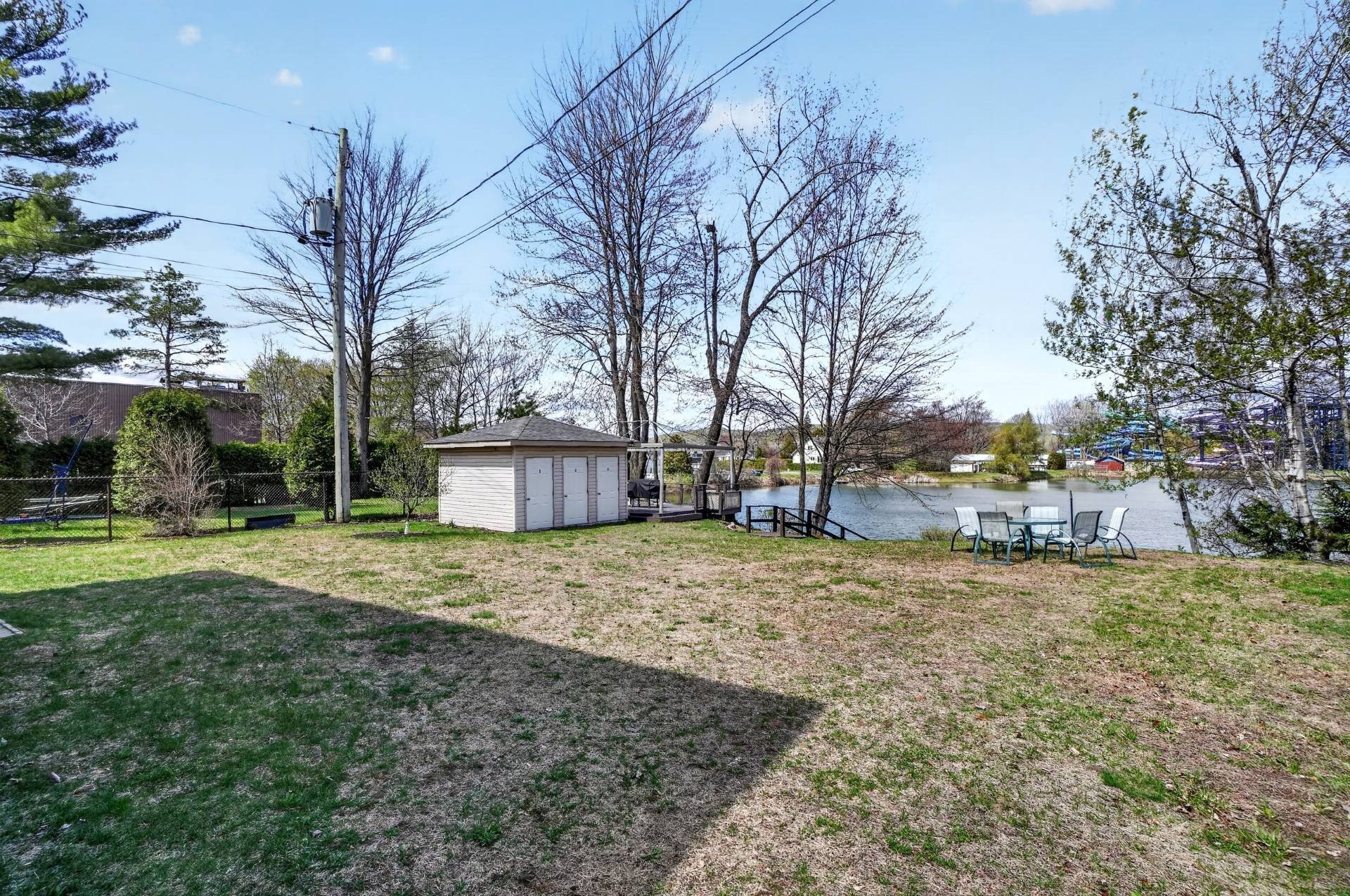 









315


Av. Henri-Mérette

, 5,
Pointe-Calumet,




QC
J0N1G0

