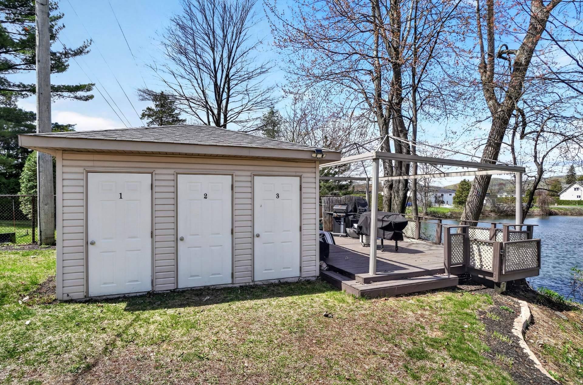 









315


Av. Henri-Mérette

, 5,
Pointe-Calumet,




QC
J0N1G0

