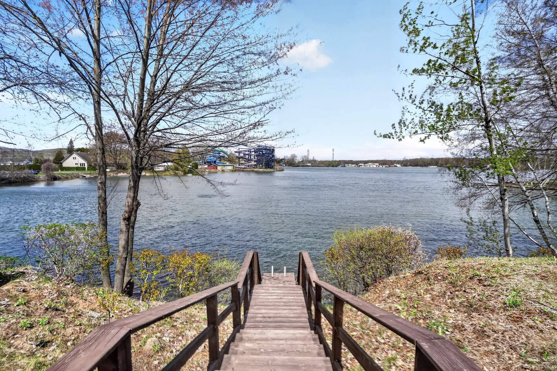 









315


Av. Henri-Mérette

, 5,
Pointe-Calumet,




QC
J0N1G0


