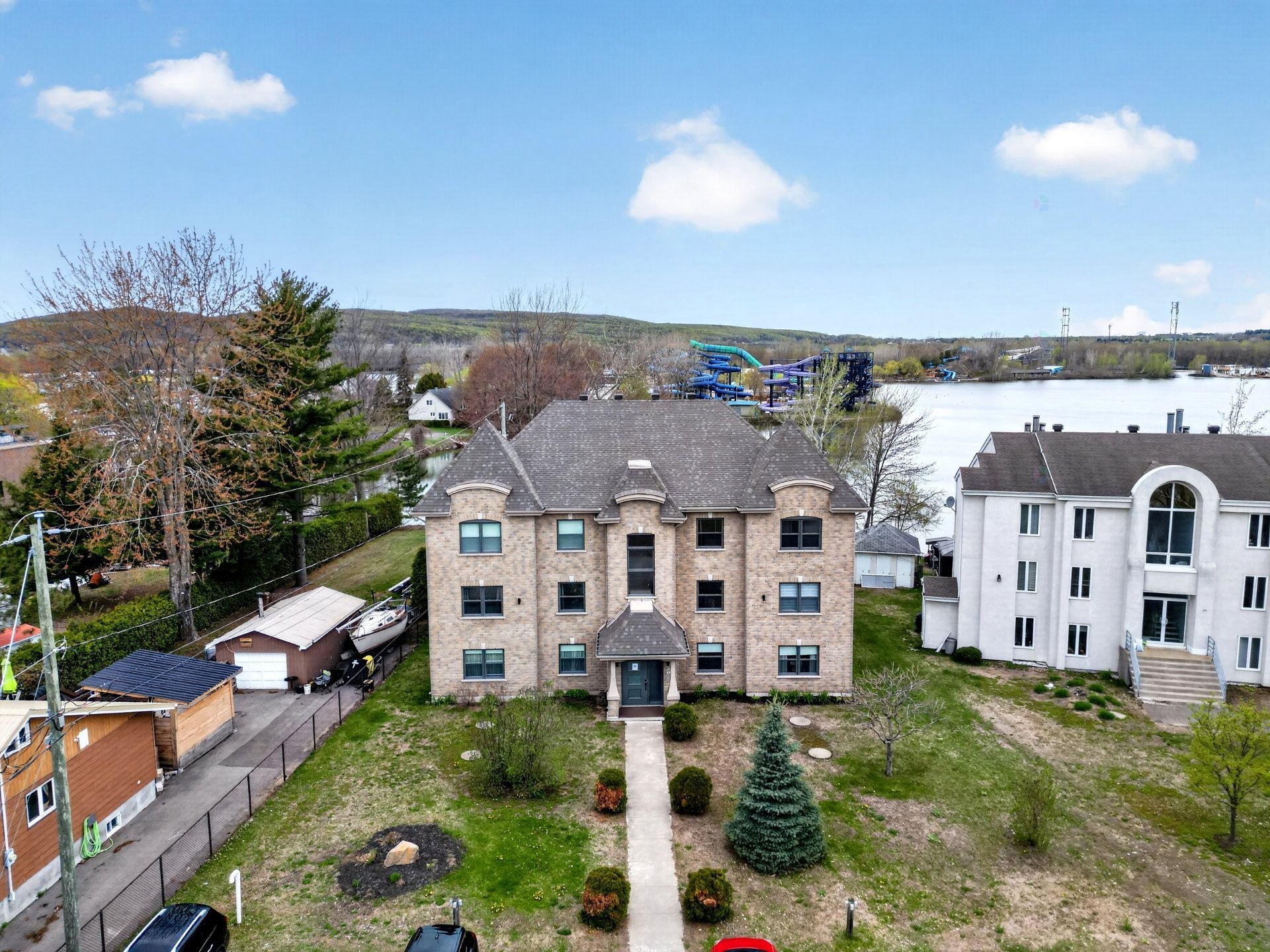 









315


Av. Henri-Mérette

, 5,
Pointe-Calumet,




QC
J0N1G0

