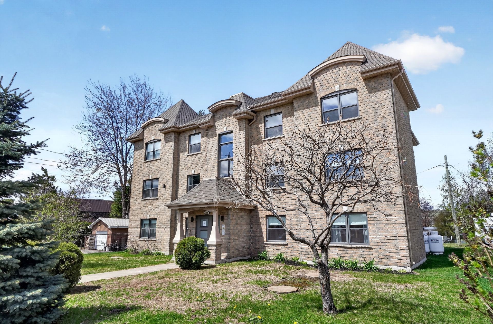 









315


Av. Henri-Mérette

, 5,
Pointe-Calumet,




QC
J0N1G0

