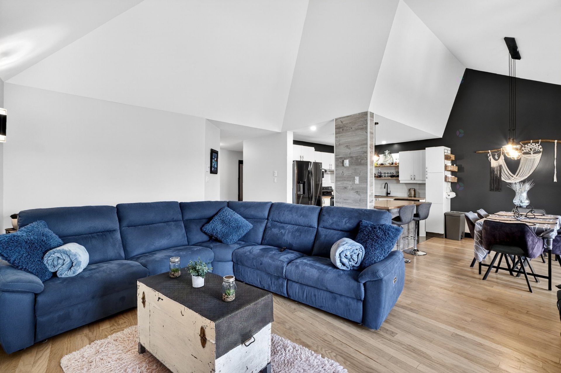 









315


Av. Henri-Mérette

, 5,
Pointe-Calumet,




QC
J0N1G0

