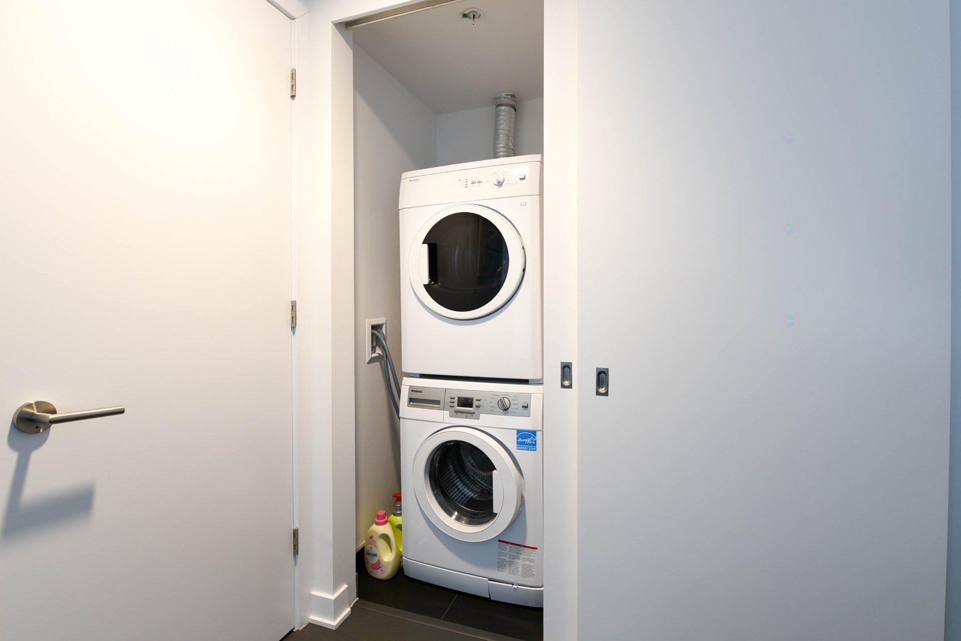 









1225


Rue Notre-Dame O.

, 624,
Montréal (Ville-Marie),




QC
H3C6S3

