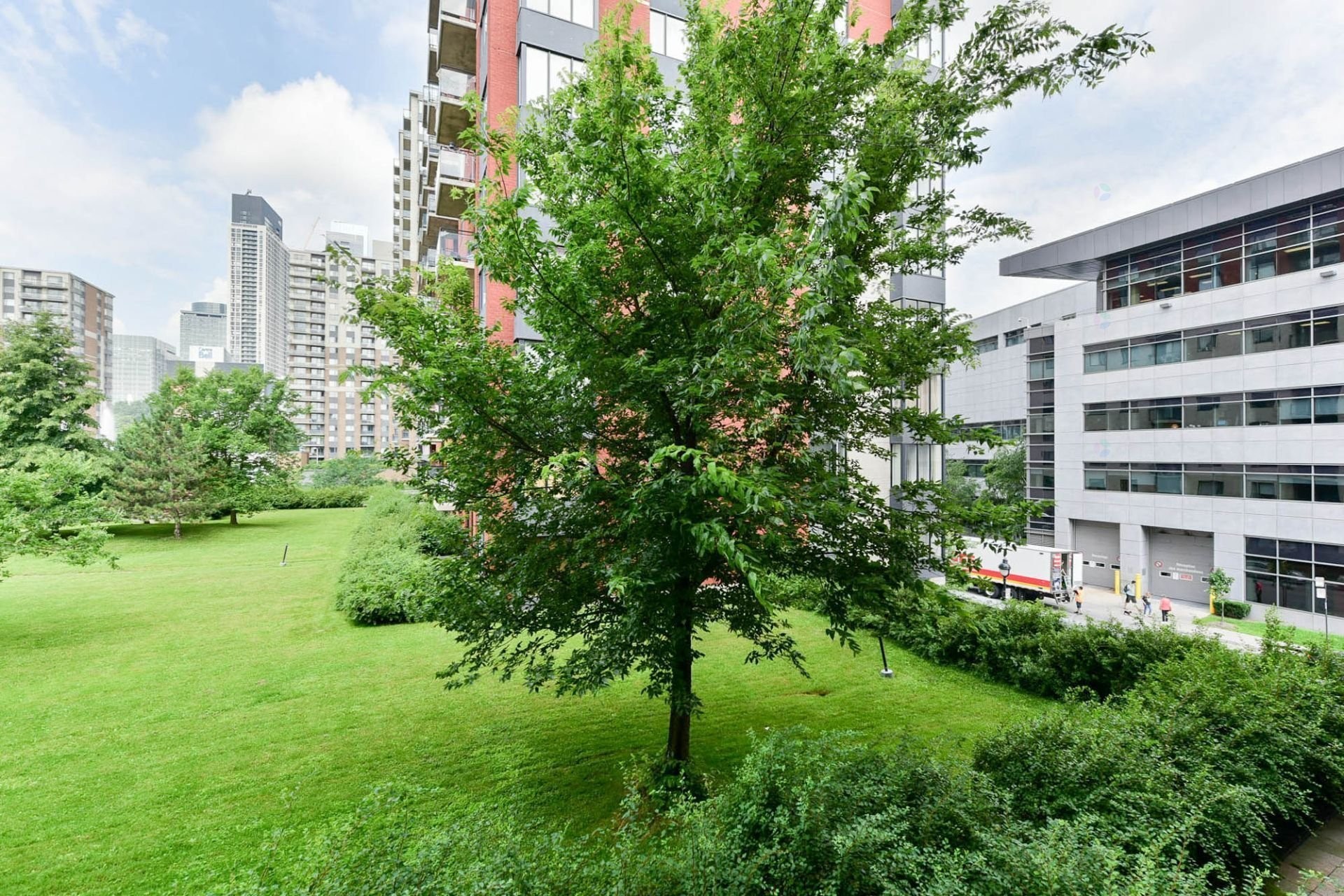 









1225


Rue Notre-Dame O.

, 624,
Montréal (Ville-Marie),




QC
H3C6S3

