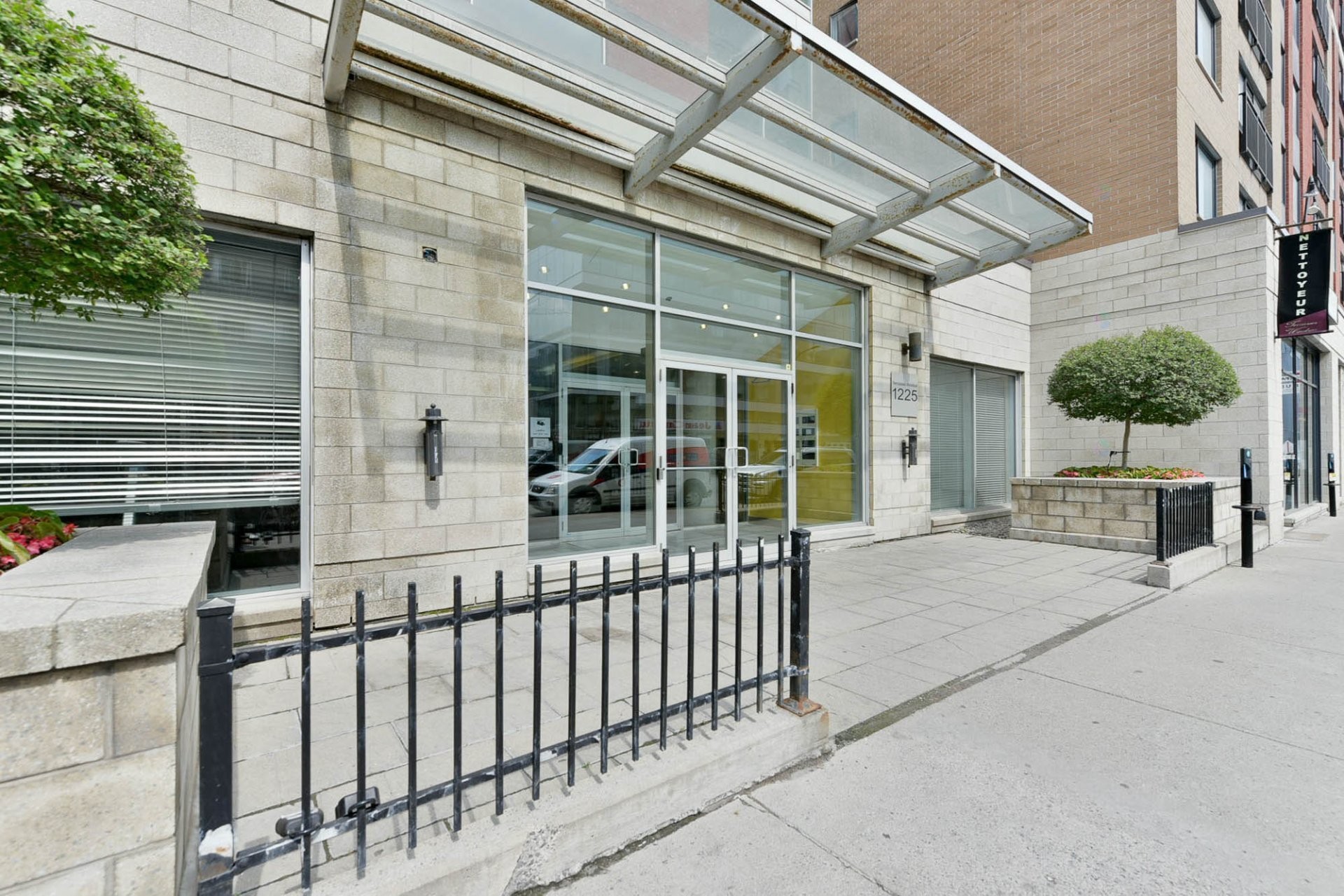 









1225


Rue Notre-Dame O.

, 624,
Montréal (Ville-Marie),




QC
H3C6S3

