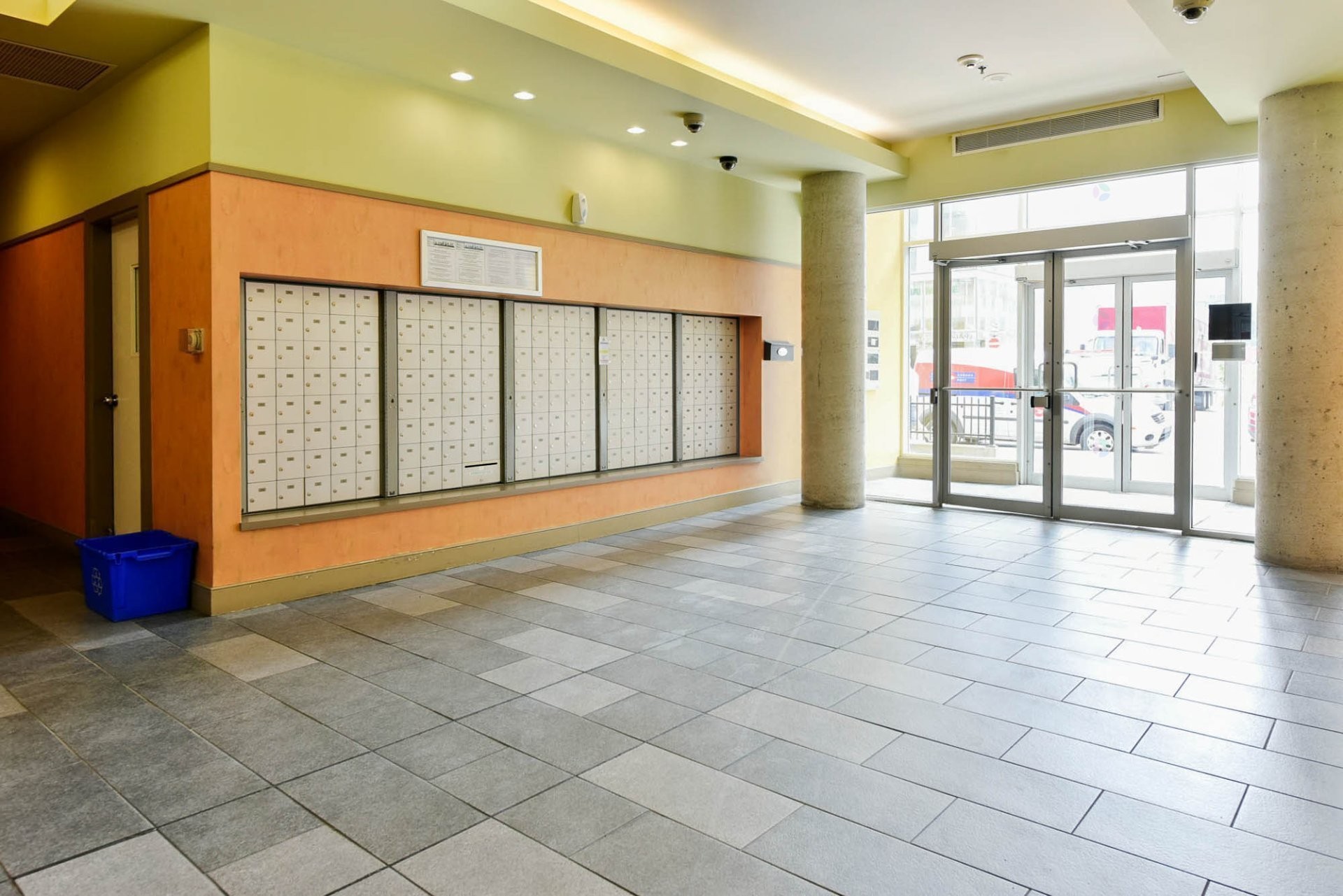 









1225


Rue Notre-Dame O.

, 624,
Montréal (Ville-Marie),




QC
H3C6S3

