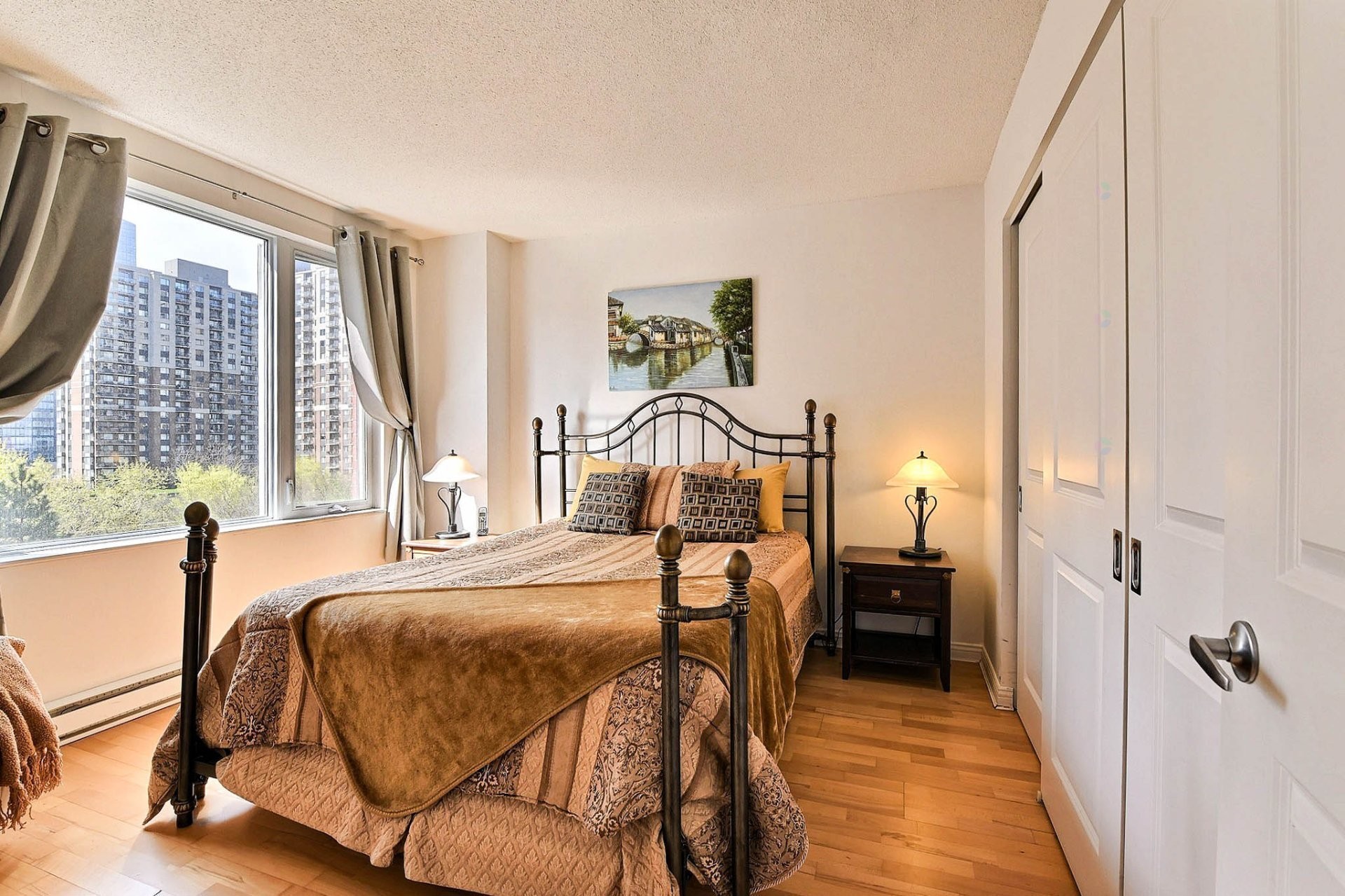 









1225


Rue Notre-Dame O.

, 624,
Montréal (Ville-Marie),




QC
H3C6S3

