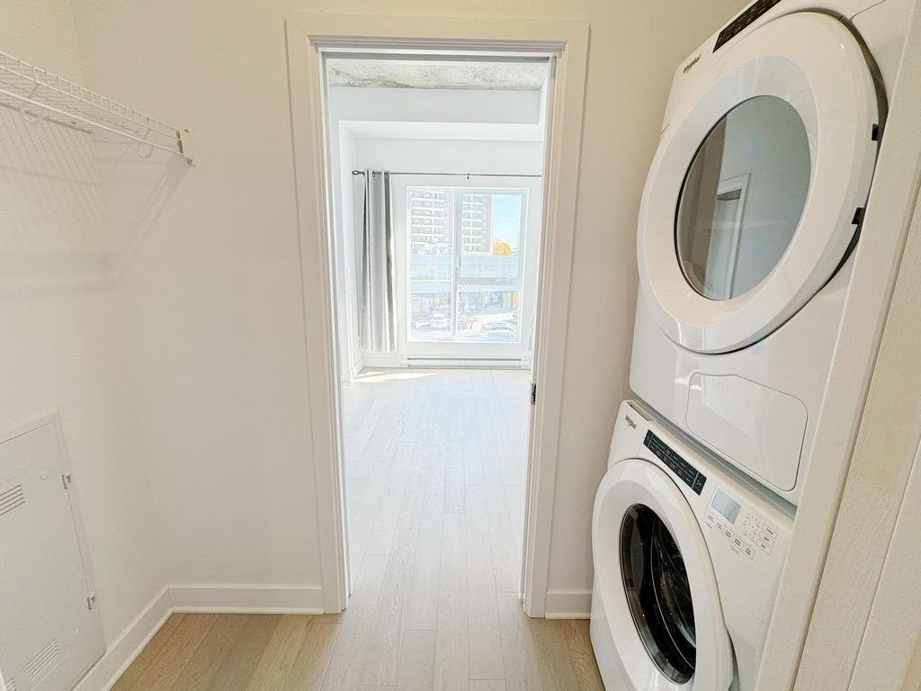 









1971


Rue du Havre

, 801,
Montréal (Ville-Marie),




QC
H2K0E5

