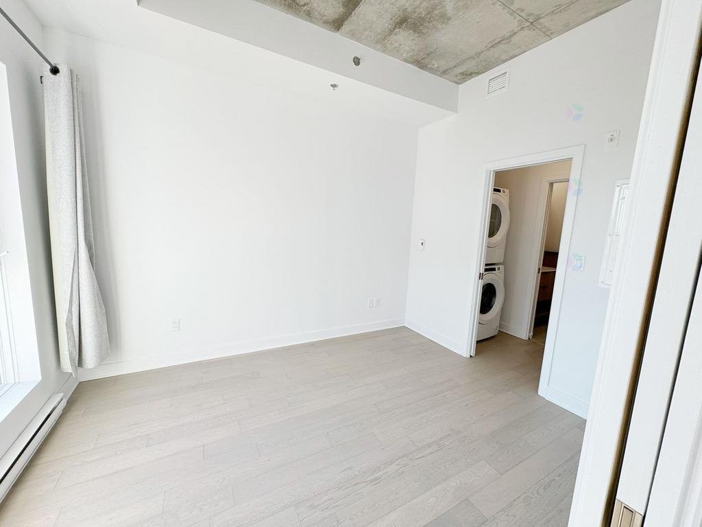 









1971


Rue du Havre

, 801,
Montréal (Ville-Marie),




QC
H2K0E5

