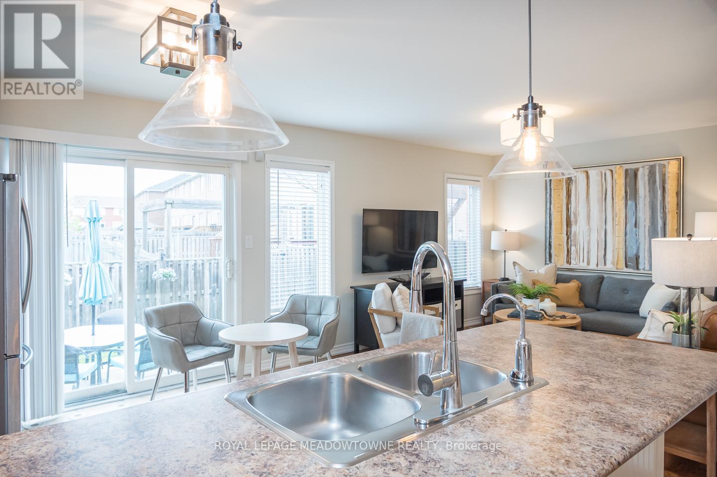 












225 PROSSER CIRCLE

,
Milton,




Ontario
L9T0P6

