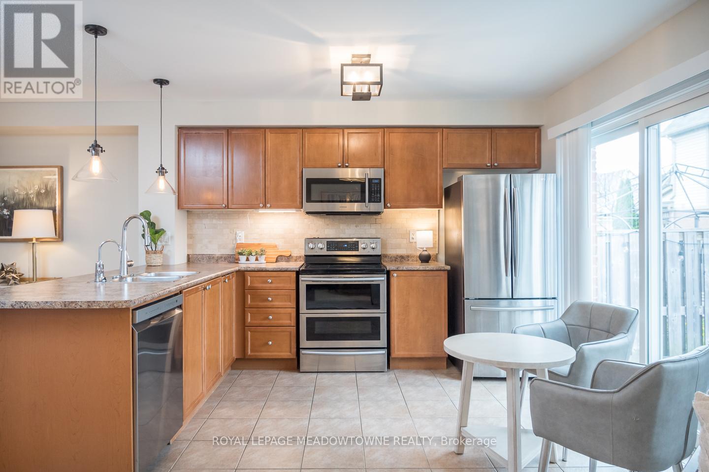 












225 PROSSER CIRCLE

,
Milton,




Ontario
L9T0P6

