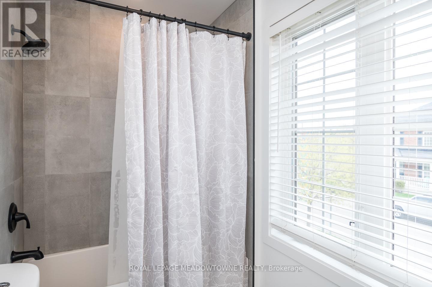 












225 PROSSER CIRCLE

,
Milton,




Ontario
L9T0P6

