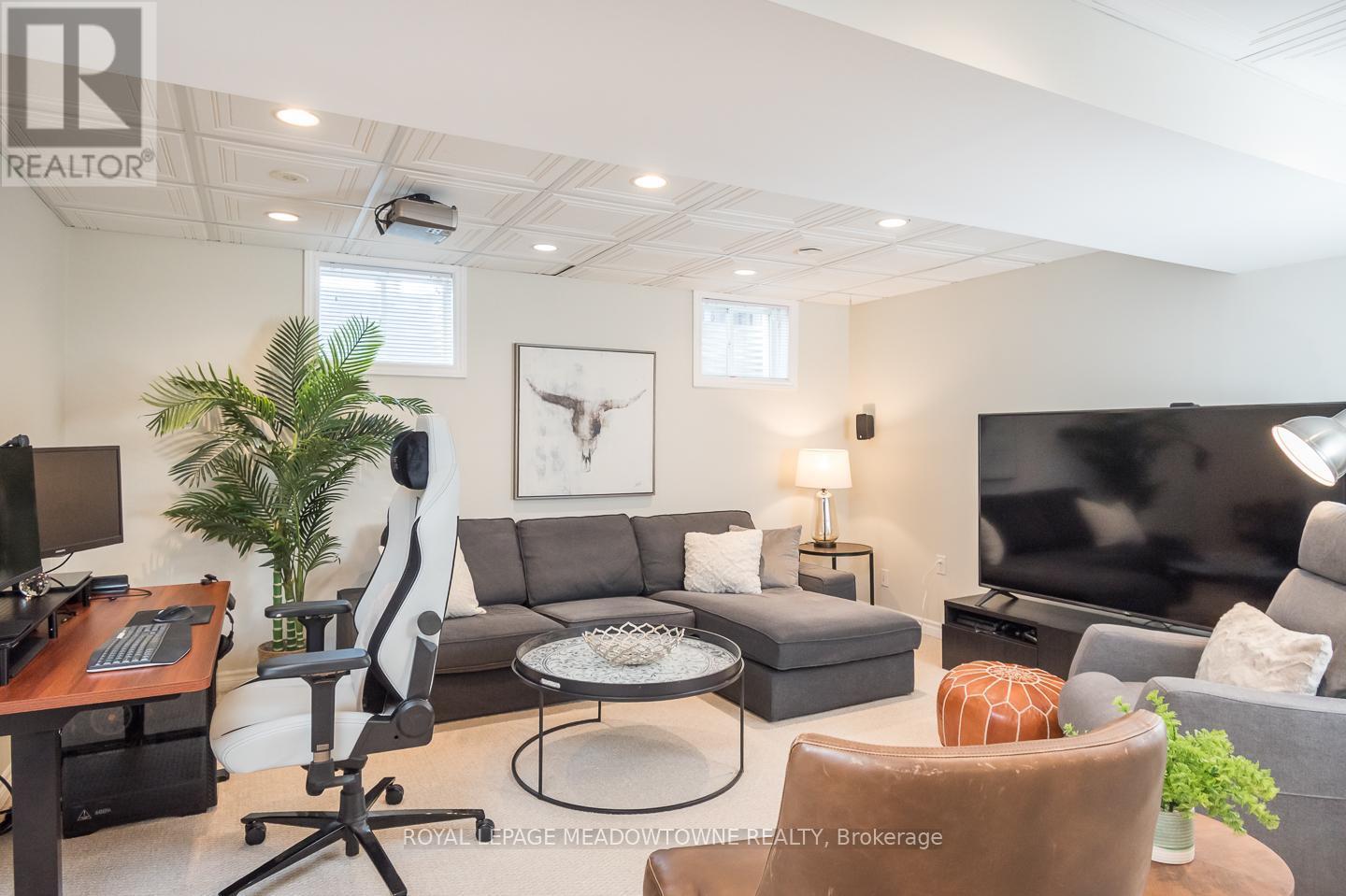 












225 PROSSER CIRCLE

,
Milton,




Ontario
L9T0P6

