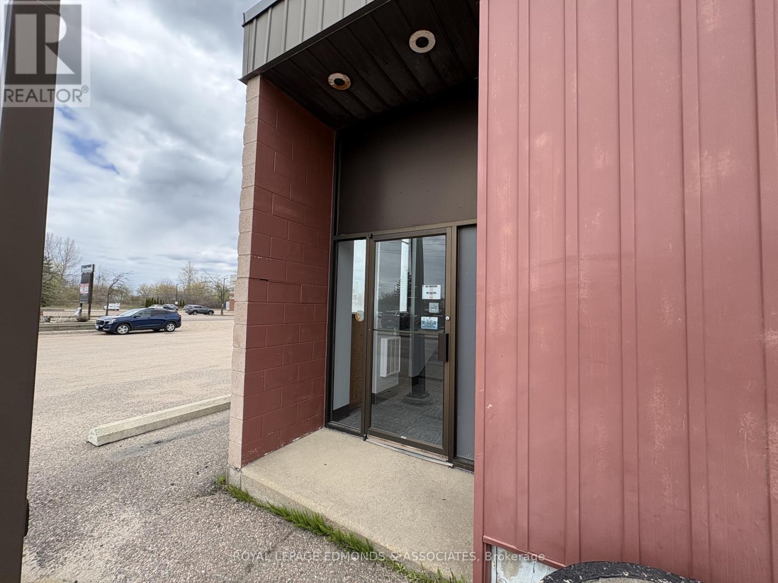 












C - 270 LAKE STREET

,
Pembroke,




Ontario
K8A7Y9

