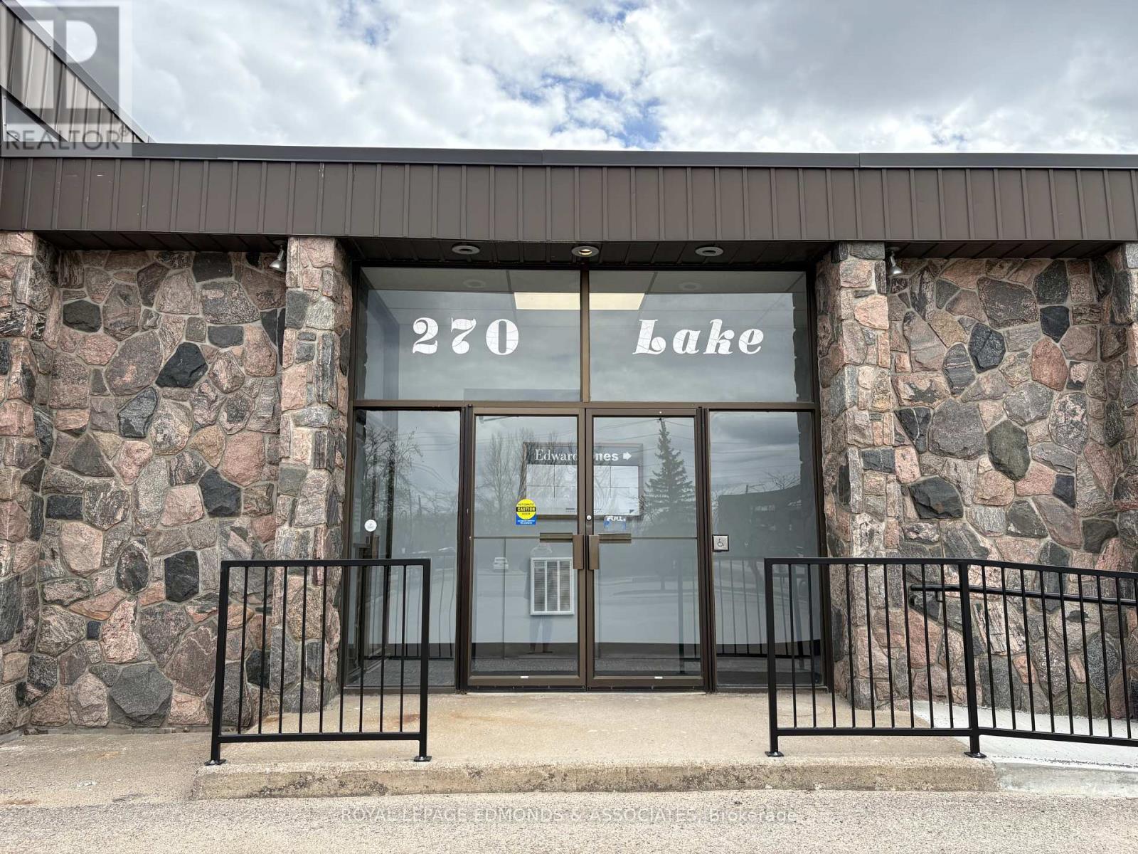 












C - 270 LAKE STREET

,
Pembroke,




Ontario
K8A7Y9

