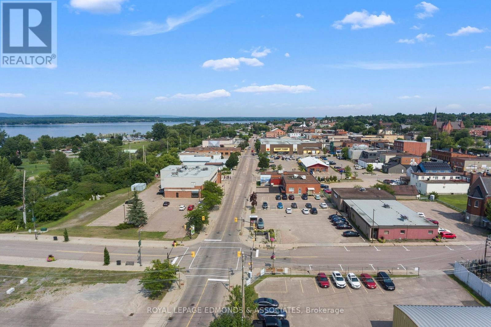 












C - 270 LAKE STREET

,
Pembroke,




Ontario
K8A7Y9

