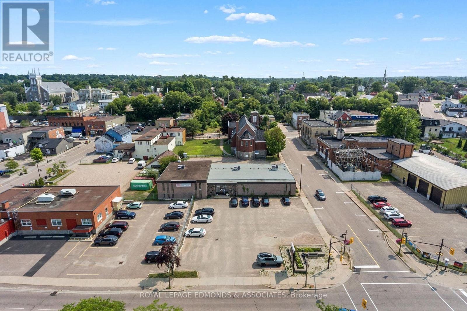 












C - 270 LAKE STREET

,
Pembroke,




Ontario
K8A7Y9

