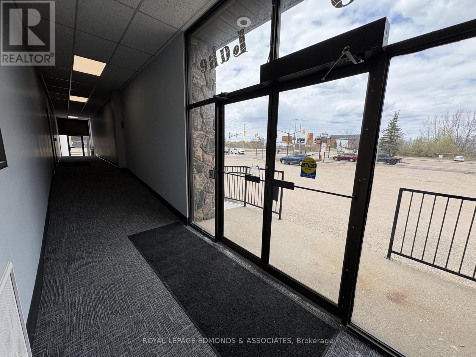 












C - 270 LAKE STREET

,
Pembroke,




Ontario
K8A7Y9

