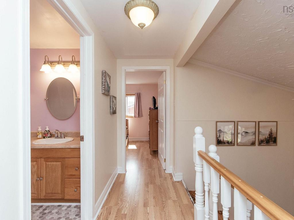 












175 Dickey Drive

,
Lower Sackville,




NS
B4C 1T7

