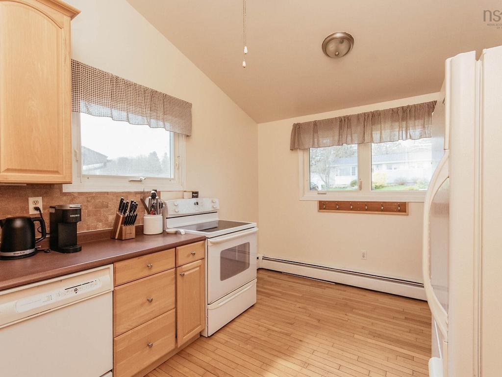 












175 Dickey Drive

,
Lower Sackville,




NS
B4C 1T7

