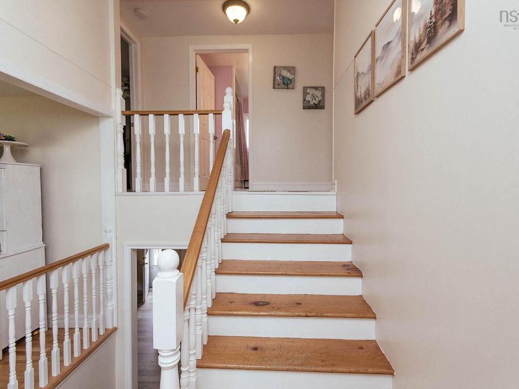 












175 Dickey Drive

,
Lower Sackville,




NS
B4C 1T7

