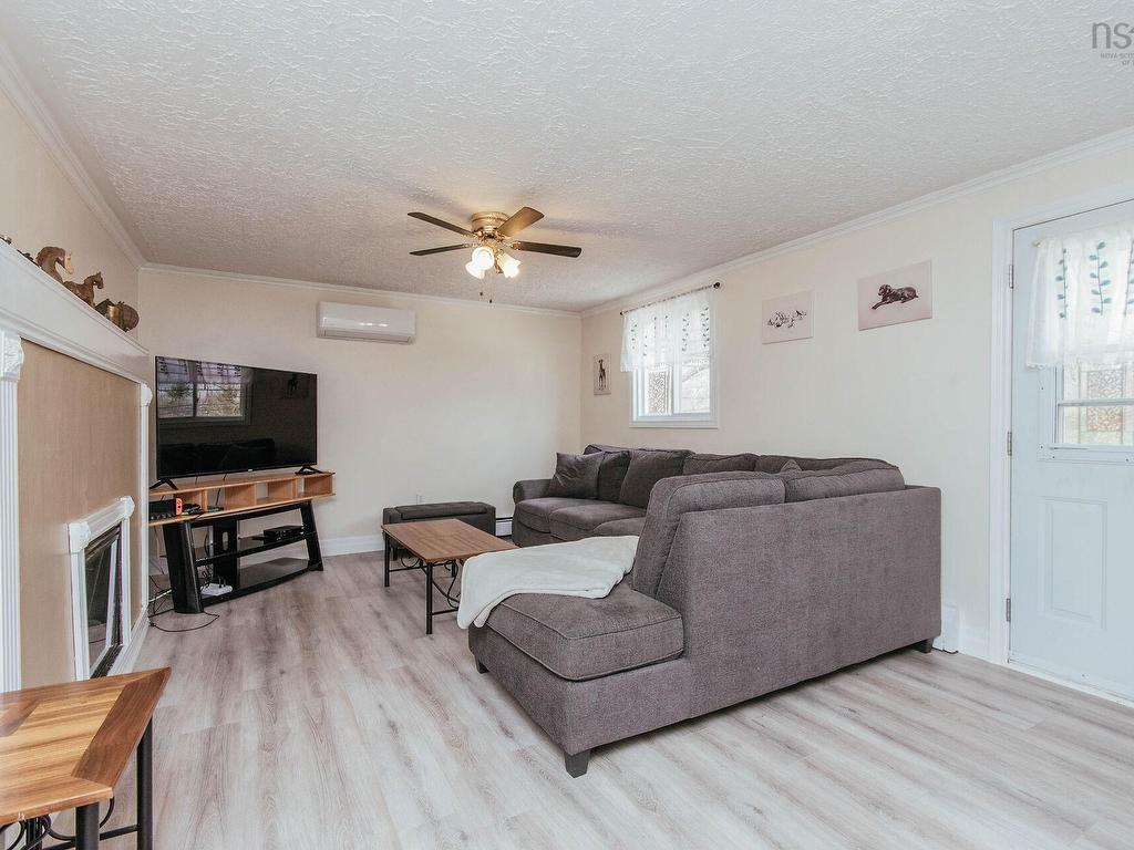 












175 Dickey Drive

,
Lower Sackville,




NS
B4C 1T7

