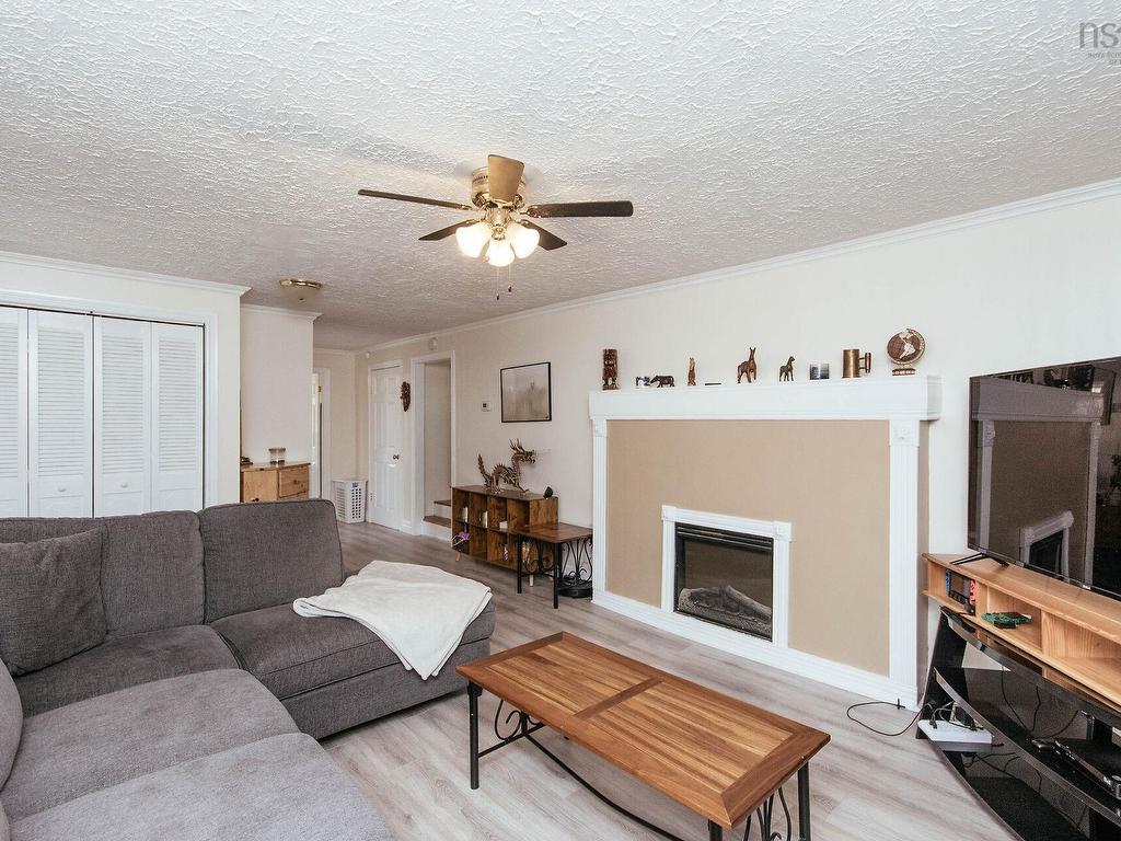 












175 Dickey Drive

,
Lower Sackville,




NS
B4C 1T7

