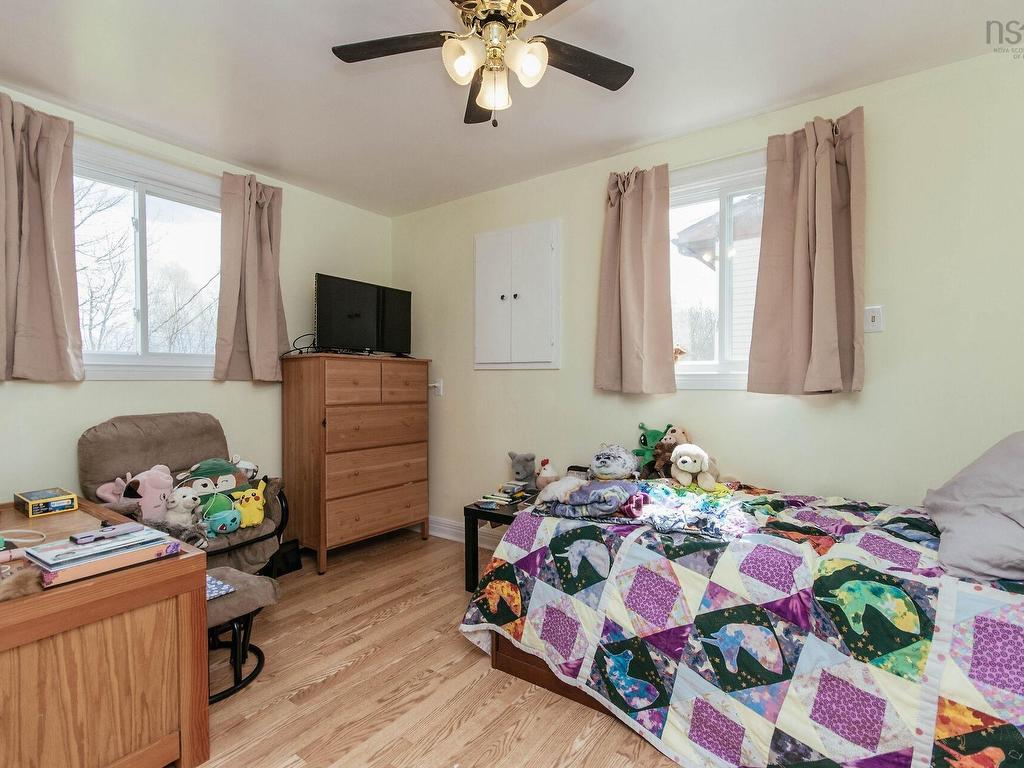 












175 Dickey Drive

,
Lower Sackville,




NS
B4C 1T7

