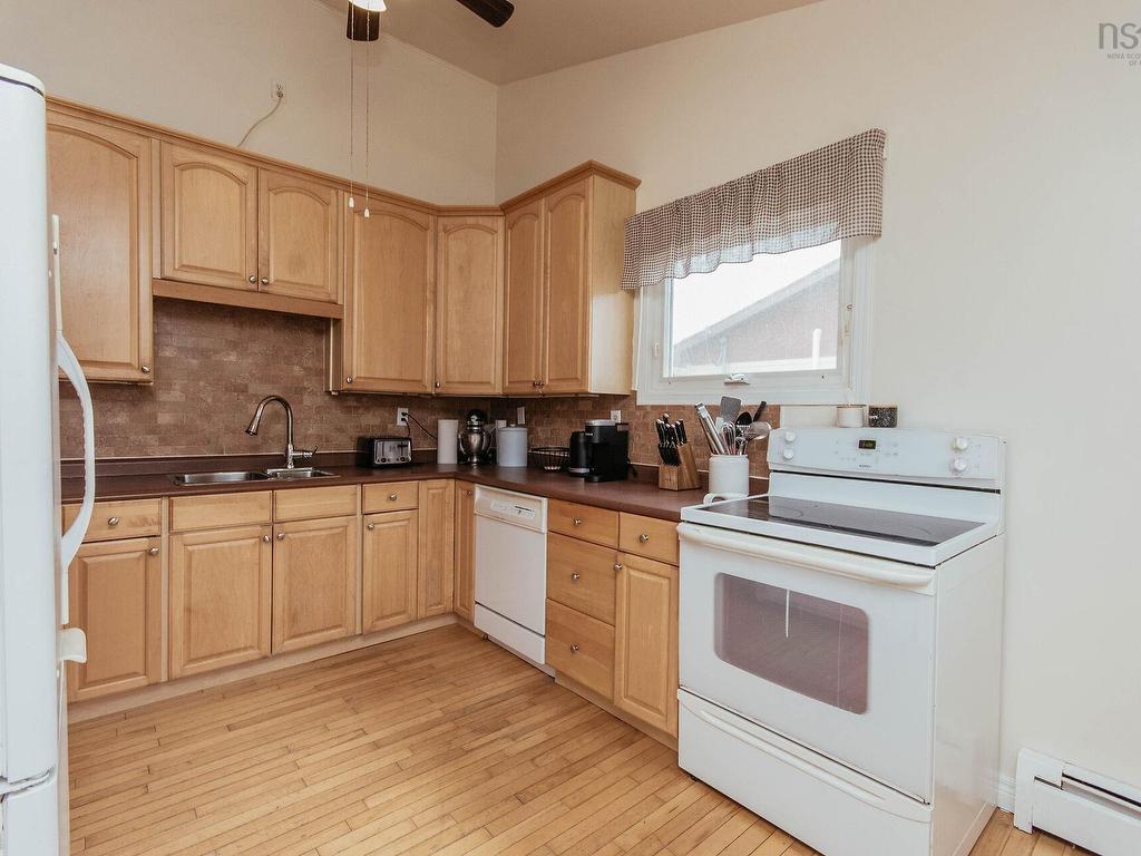 












175 Dickey Drive

,
Lower Sackville,




NS
B4C 1T7


