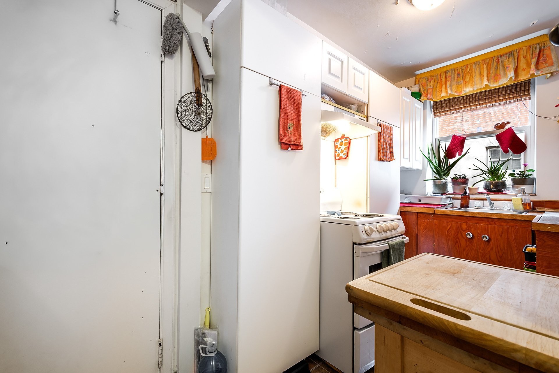 









95


Rue Dufferin

, #A,
Hampstead,




QC
H3X2X8

