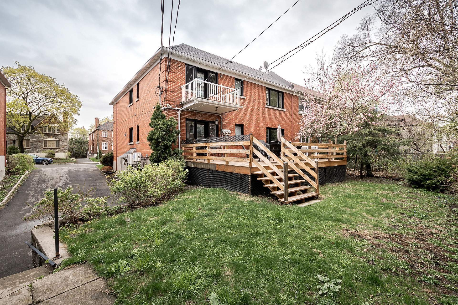 









95


Rue Dufferin

, #A,
Hampstead,




QC
H3X2X8

