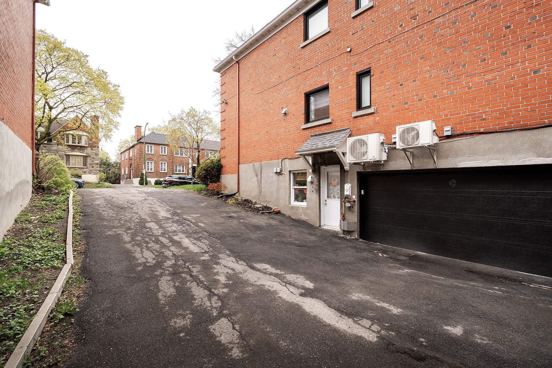 









95


Rue Dufferin

, #A,
Hampstead,




QC
H3X2X8

