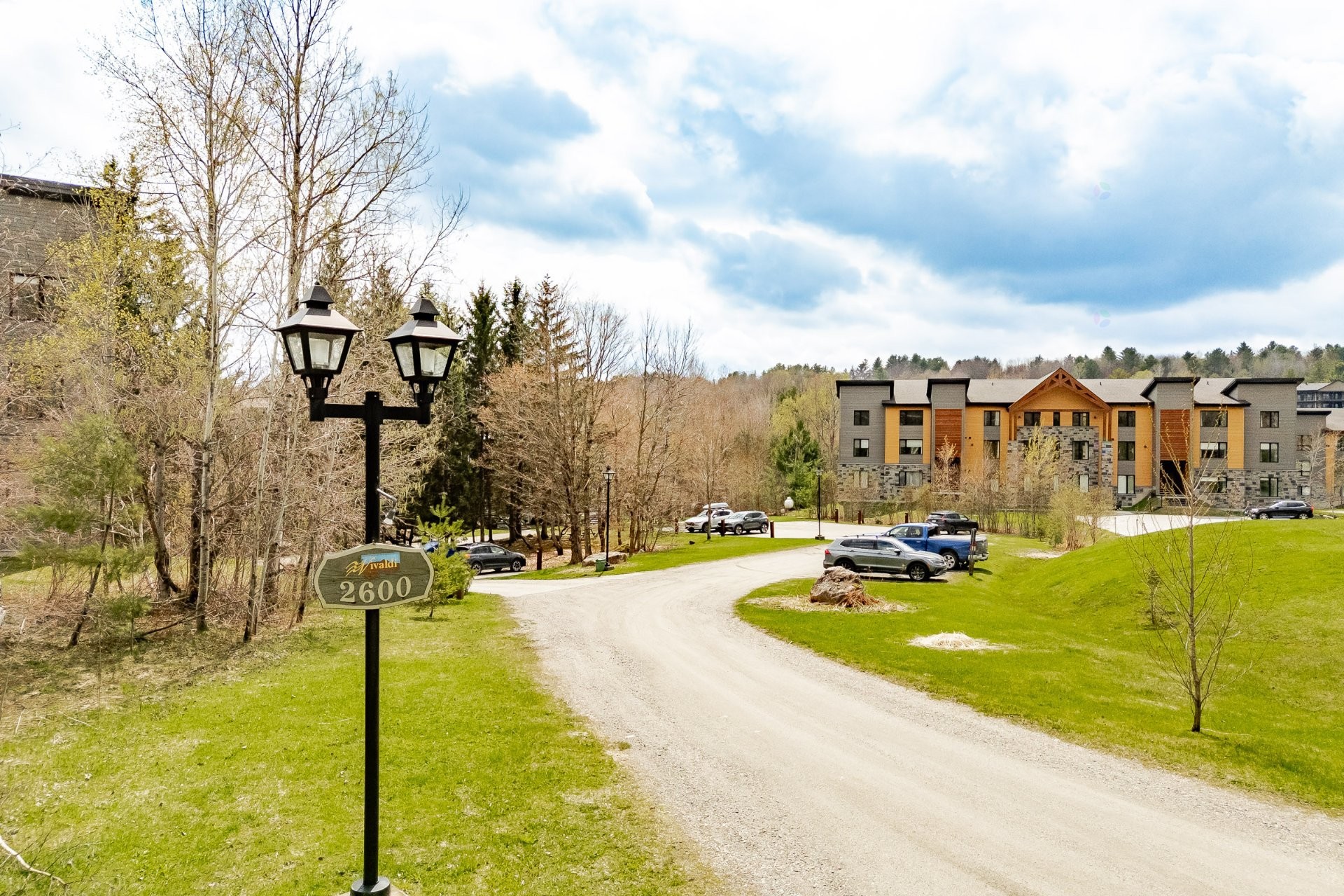 









2600


Ch. du Parc

, 101,
Orford,




QC
J1X7A2

