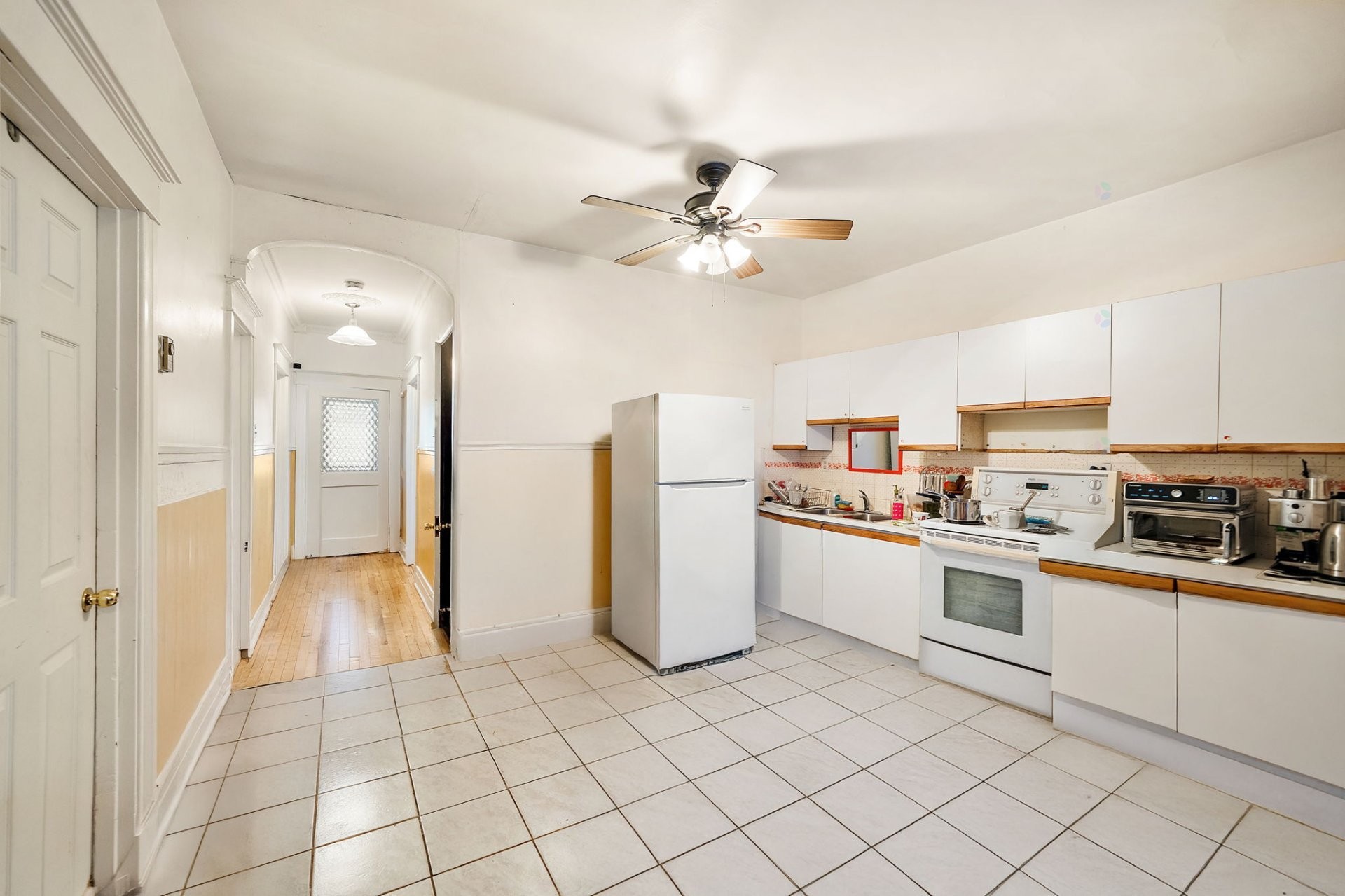 









7761


Av. Wiseman

,
Montréal (Villeray/Saint-Michel/Parc-Extension),




QC
H3N2N8

