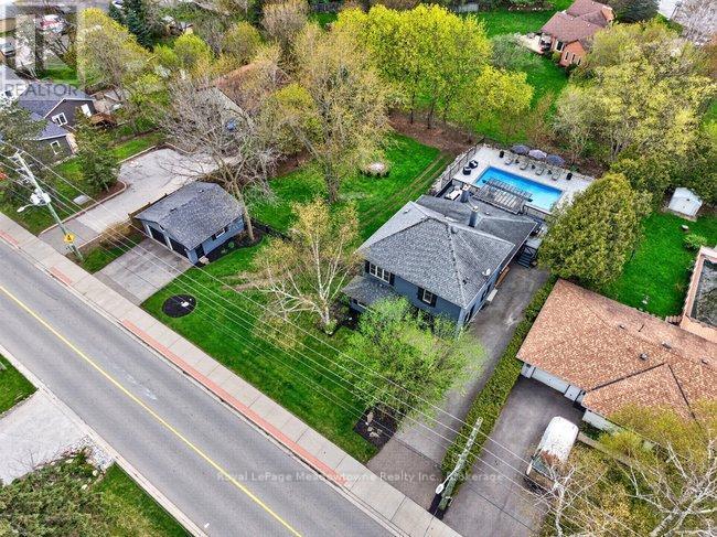 












53 CAMPBELL AVENUE E

,
Milton (Campbellville),




Ontario
L0P1B0

