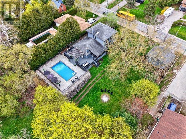 












53 CAMPBELL AVENUE E

,
Milton (Campbellville),




Ontario
L0P1B0

