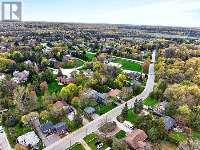












53 CAMPBELL AVENUE E

,
Milton (Campbellville),




Ontario
L0P1B0


